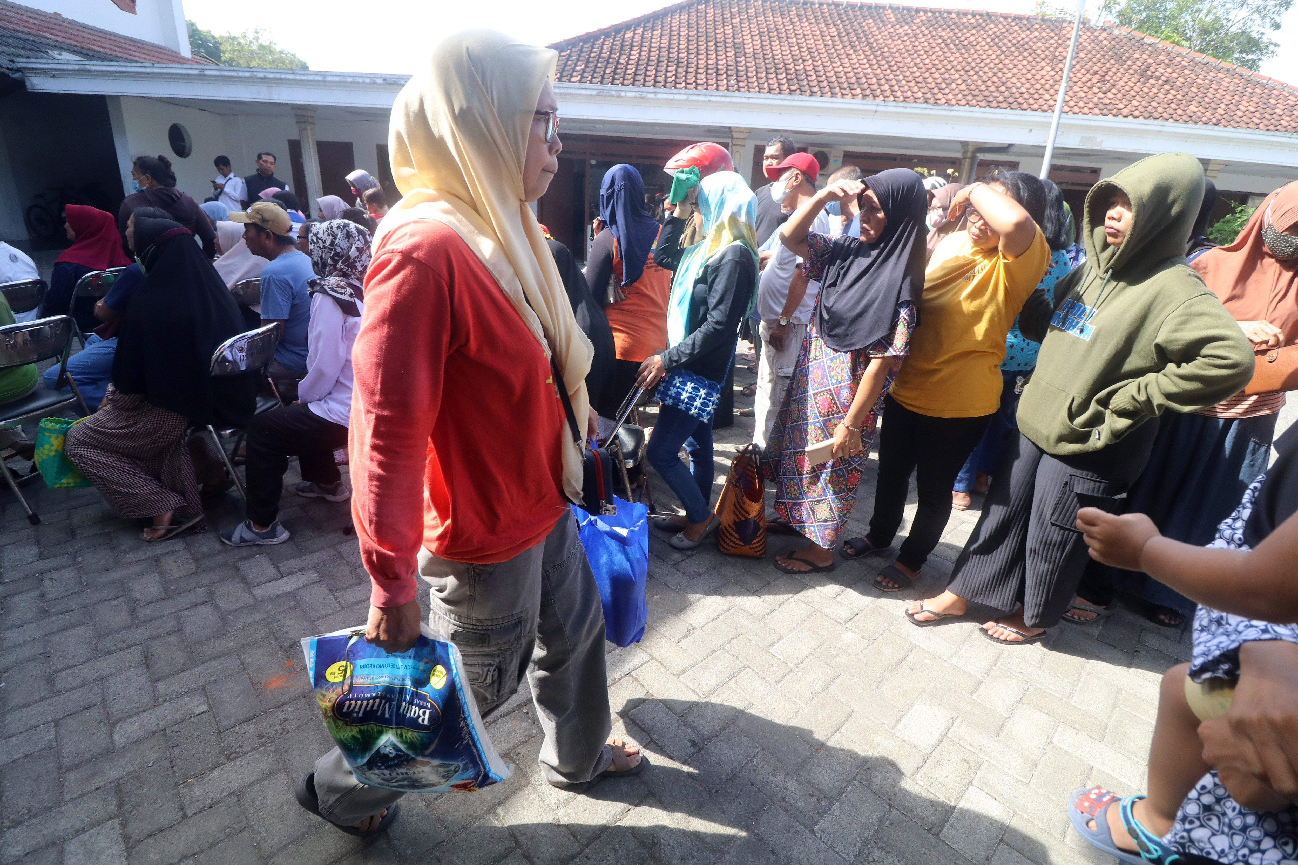 Tekan Inflasi, Pemkab Lamongan Gelar Operasi Pasar