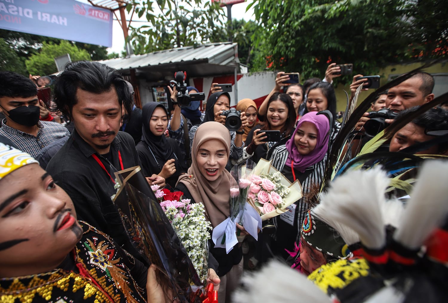 Istri Ganjar Pranowo, Siti Atikoh menghadiri peringatan Hari Disabilitas Internasional 2023 di Bumi Pospera, Jakarta. Minggu (3/12). 