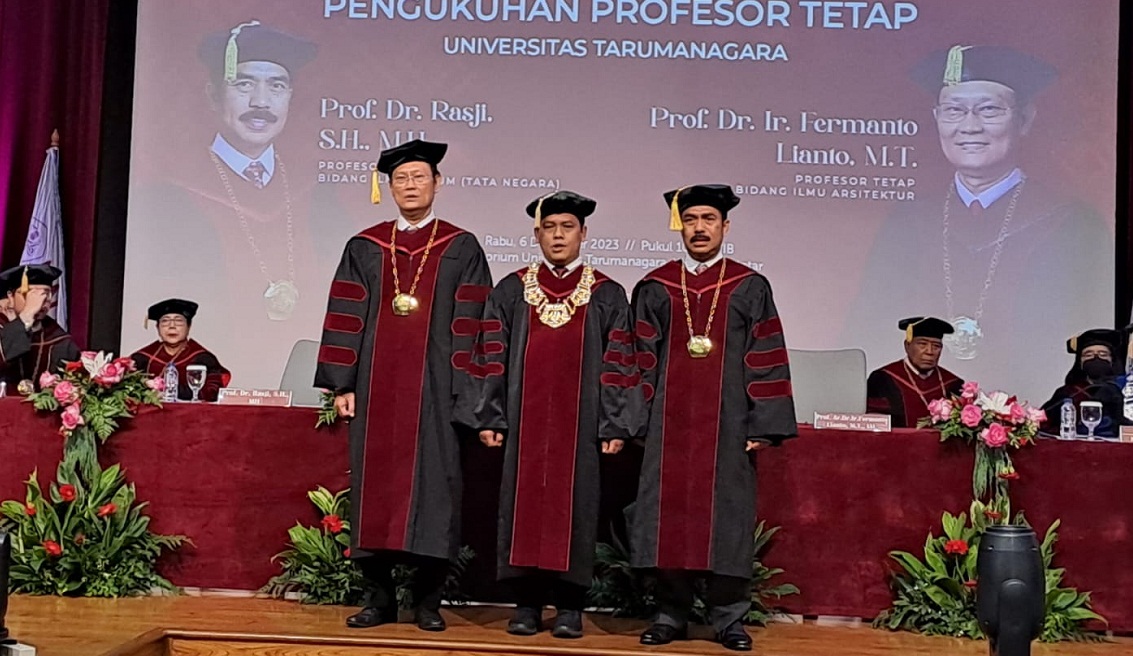 Prof. Dr. Rasji, S.H., M.H (kanan),  Prof. Dr. Rasji, S.H., M.H (kiri) 