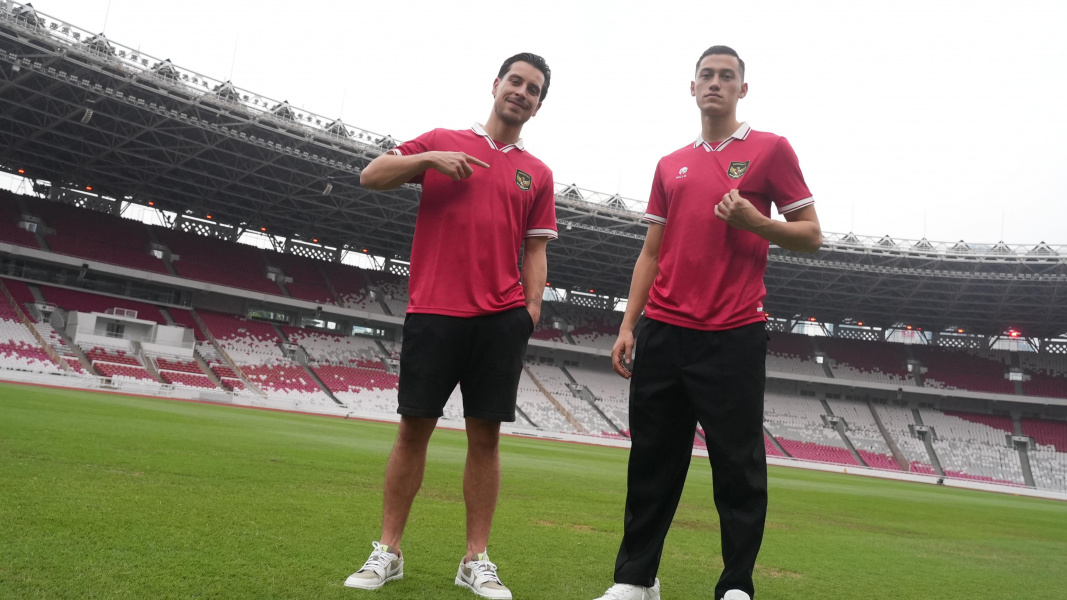 Jay Idzes dan Thom Haye sambangi Stadion GBK Jakarta, Jumat (29/12).