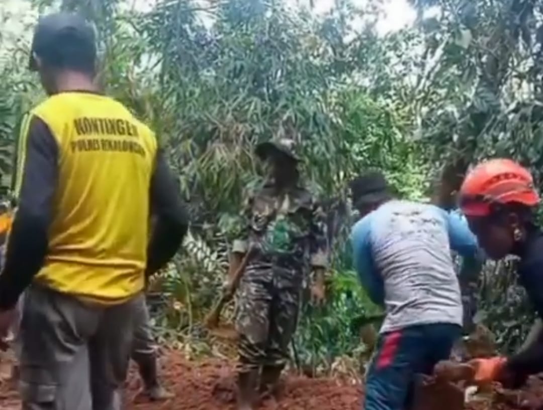 Upaya pembersihan longoran