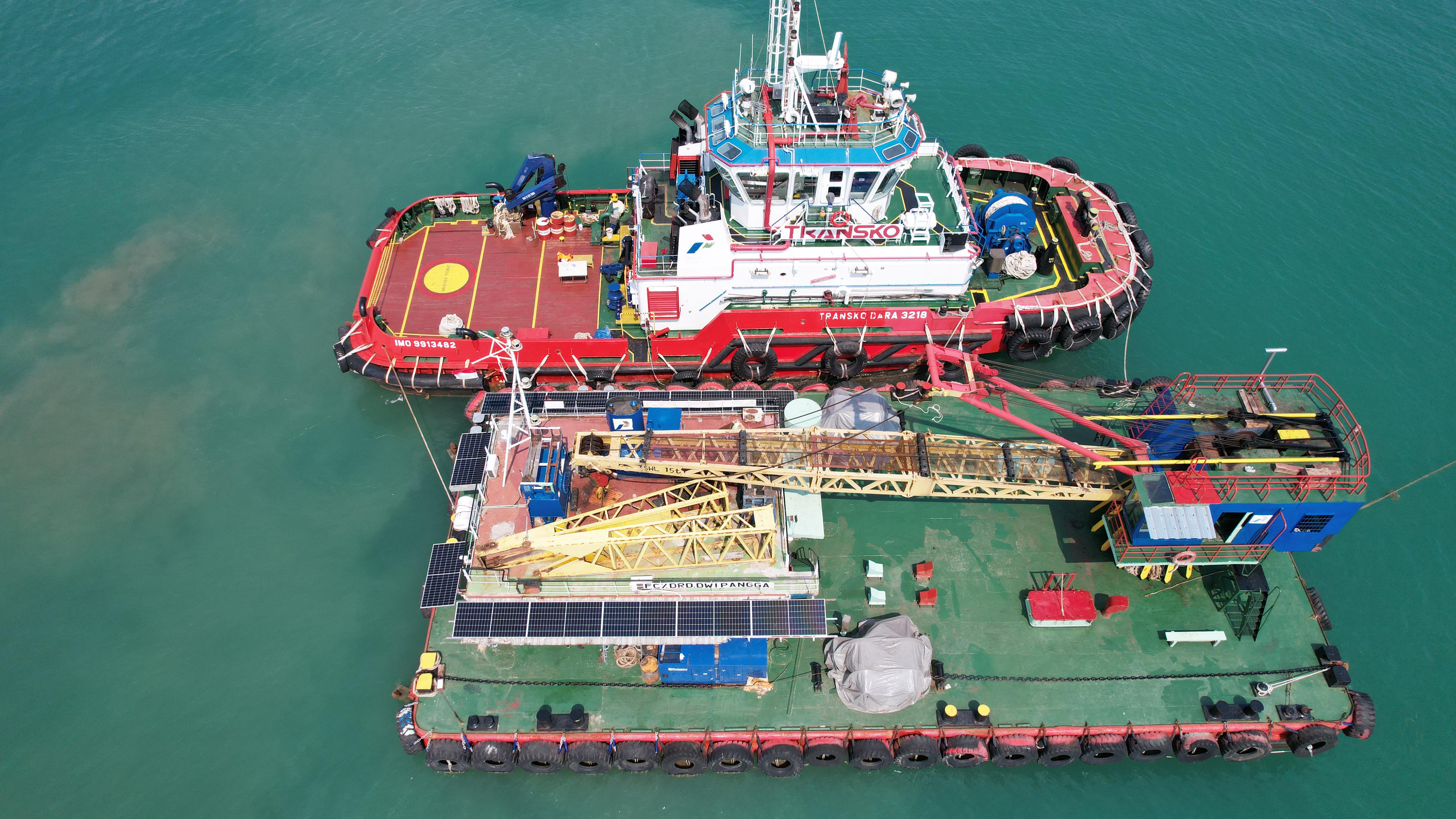 PTK pasang PLTS di kapal derek FC Dwipangga