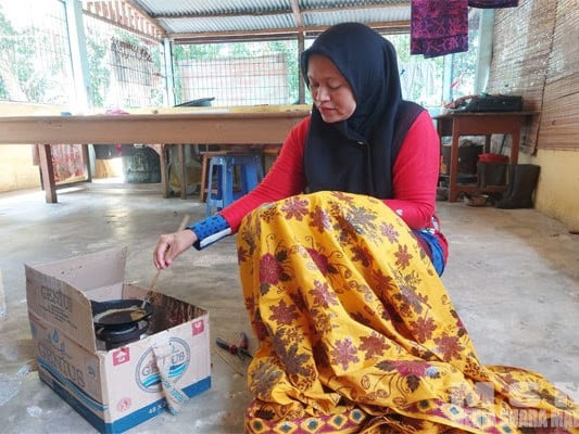 Pelatihan batik ecoprint.