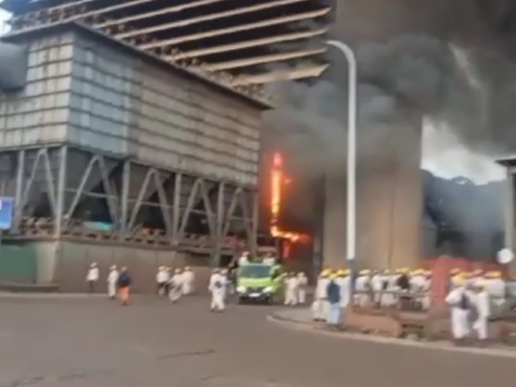 Tungku nikel terbakar.