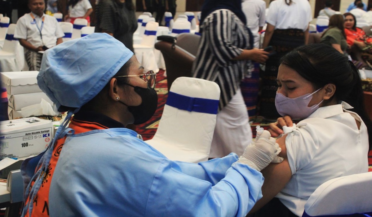 Vaksinasi covid-19 di Kupang, NTT