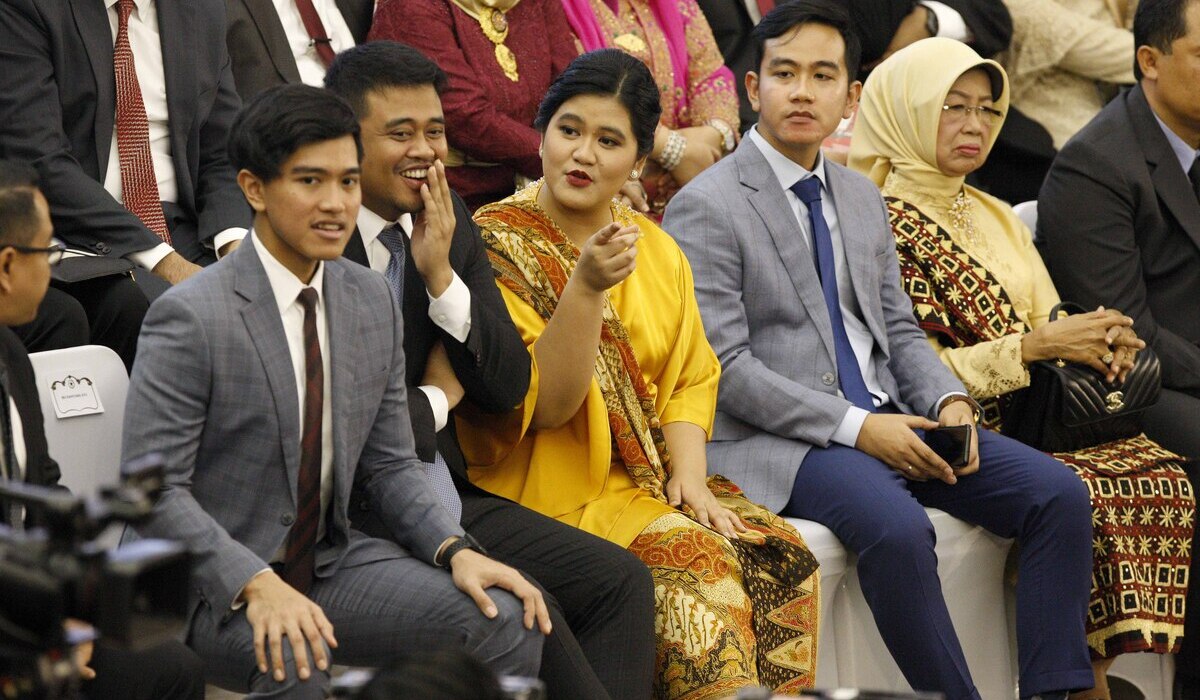 Keluarga inti Presiden Joko Widodo di gedung DPR tahun 2019.