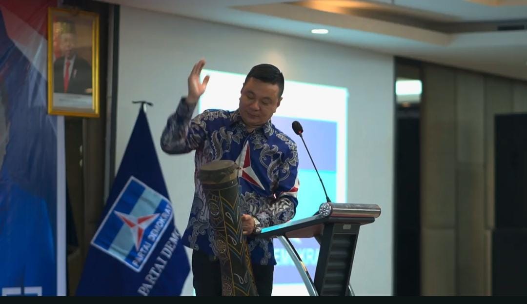  Ketua DPD Partai Demokrat Papua Barat Fredy Thie 