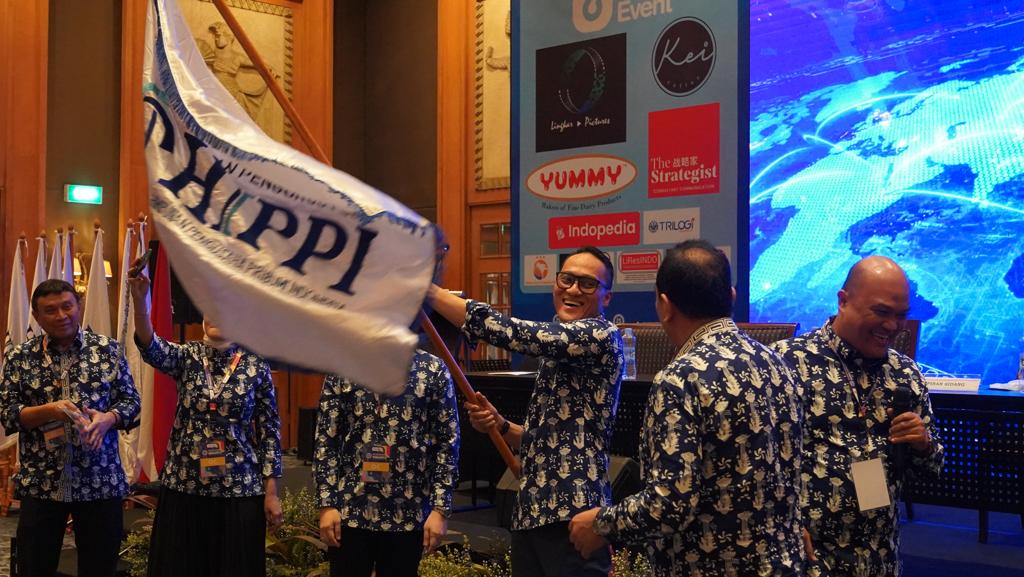 ERIK Hidayat terpilih secara aklamasi menjadi Ketua Umum PP HIPPI 2023-2028 pada Munas 9 HIPPI di Jakarta, Rabu (6/12).