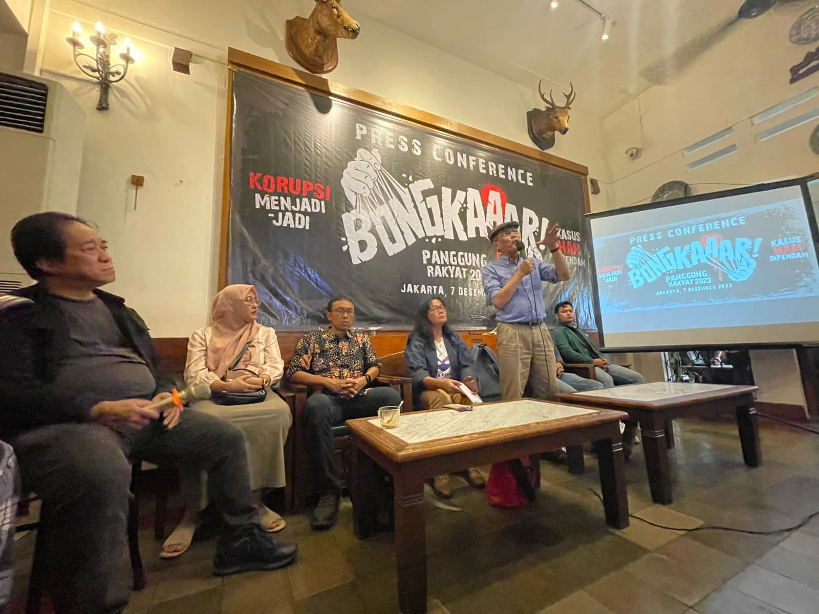 Konfrensi pers Panggung Rakyat, Bongkar