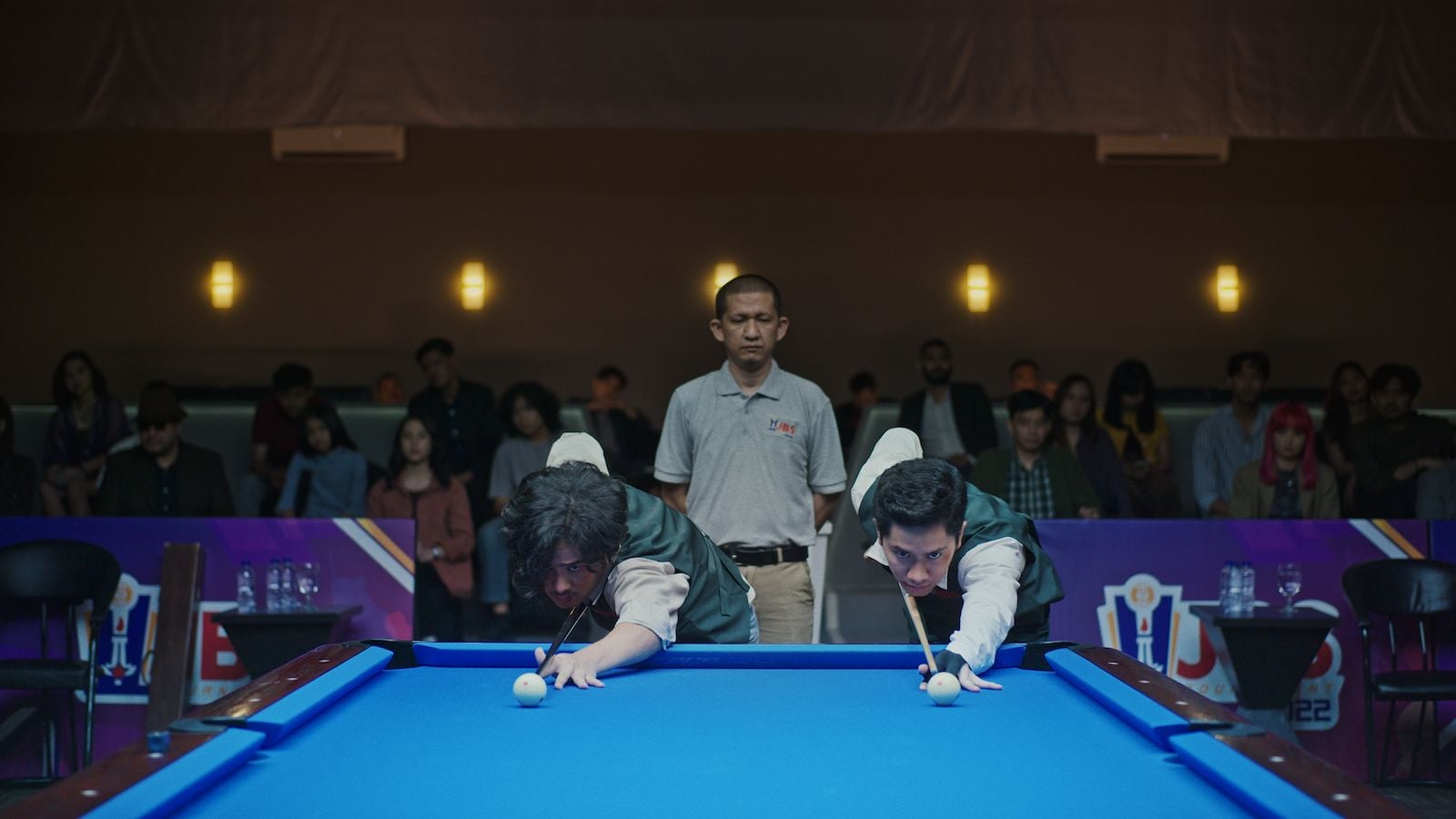 Gaya dan Trik Biliar Ala Pemeran Serial The Aces