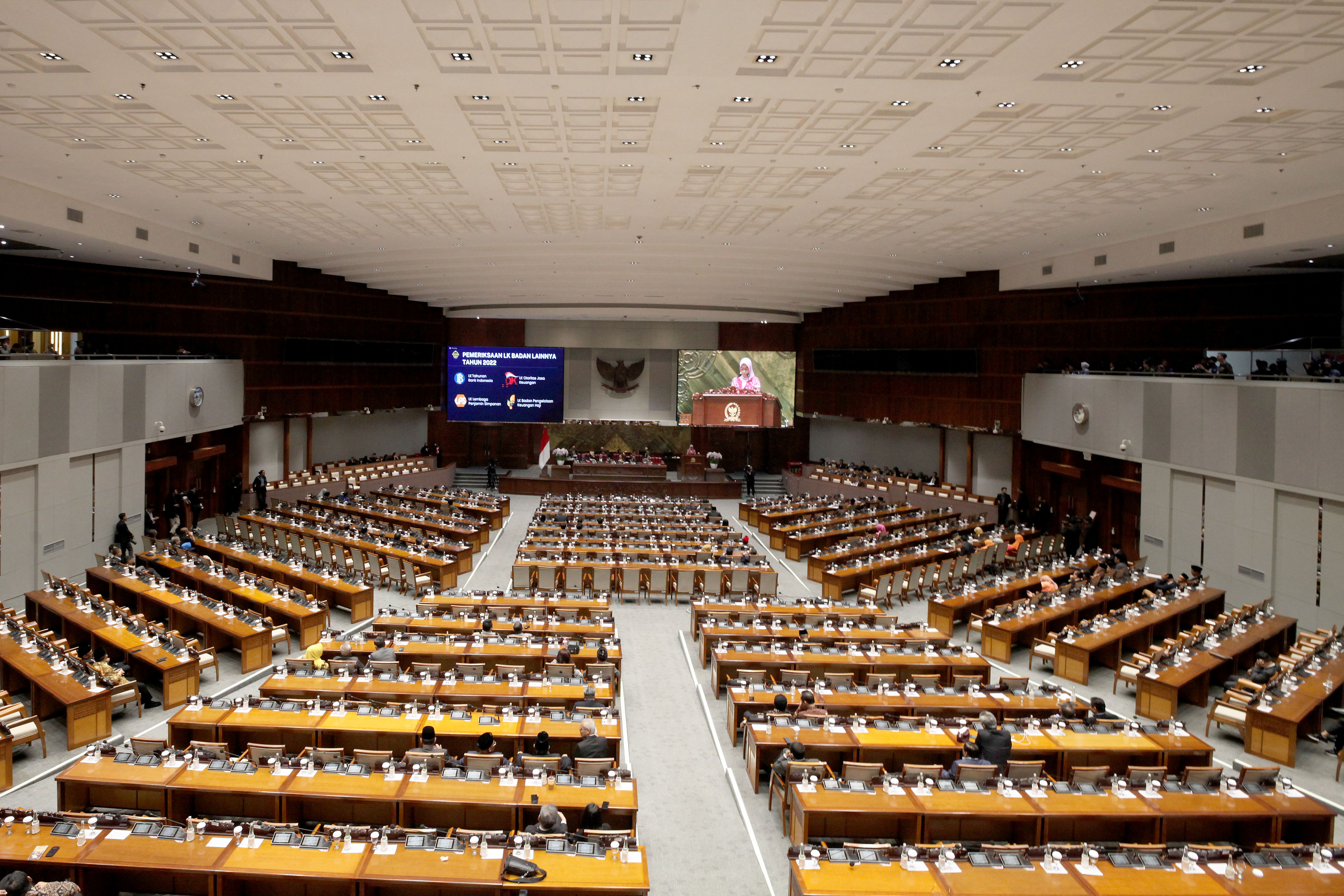 Suasana Rapat Paripurna