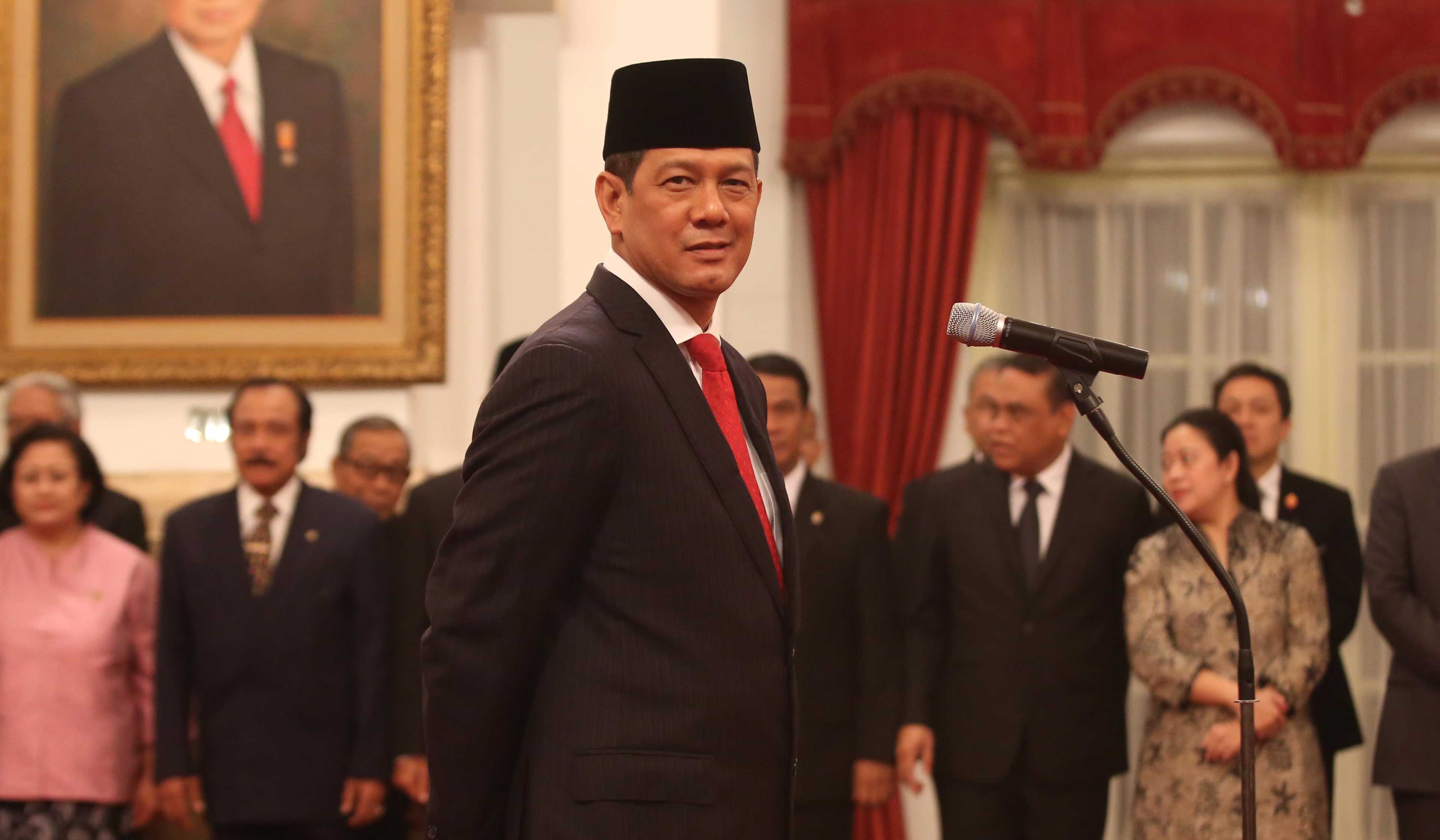 Letjen TNI Doni Monardo saat dilantik sebagai Kepala Badan Nasional Penanggulangan Bencana (BNPB), di Istana Negara, Rabu (9/1/2019)
