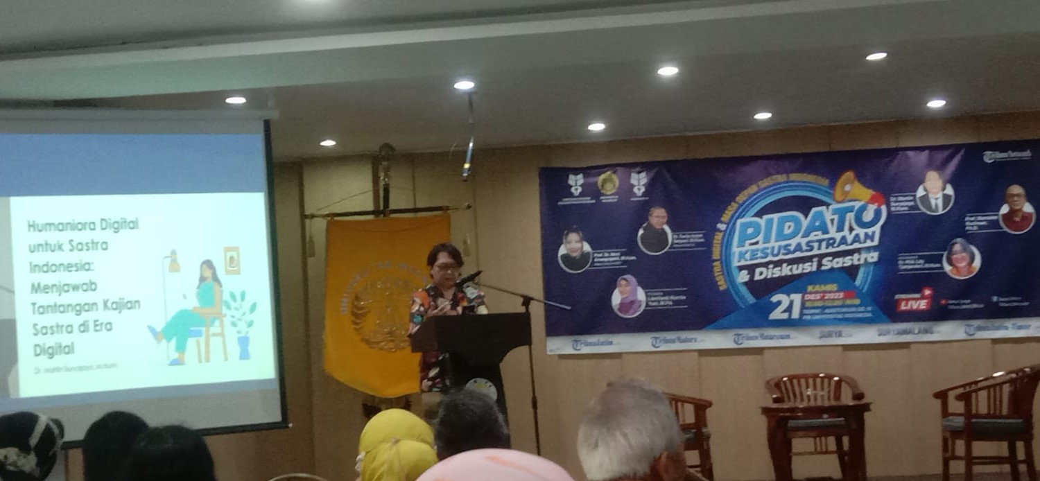  Dr. Martin Suryajaya, M.Hum, saat menyampaikan pidato.