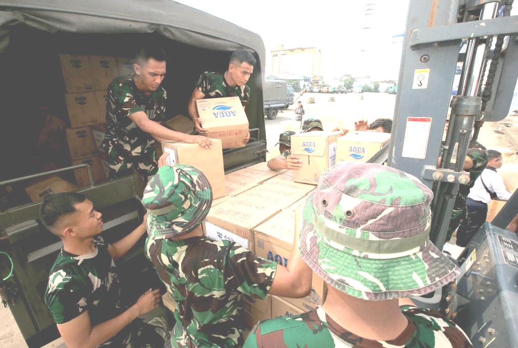 Gandeng TNI AL dan LazisNU, Danone Kirim Puluhan Ribu Botol Aqua ke Palestina