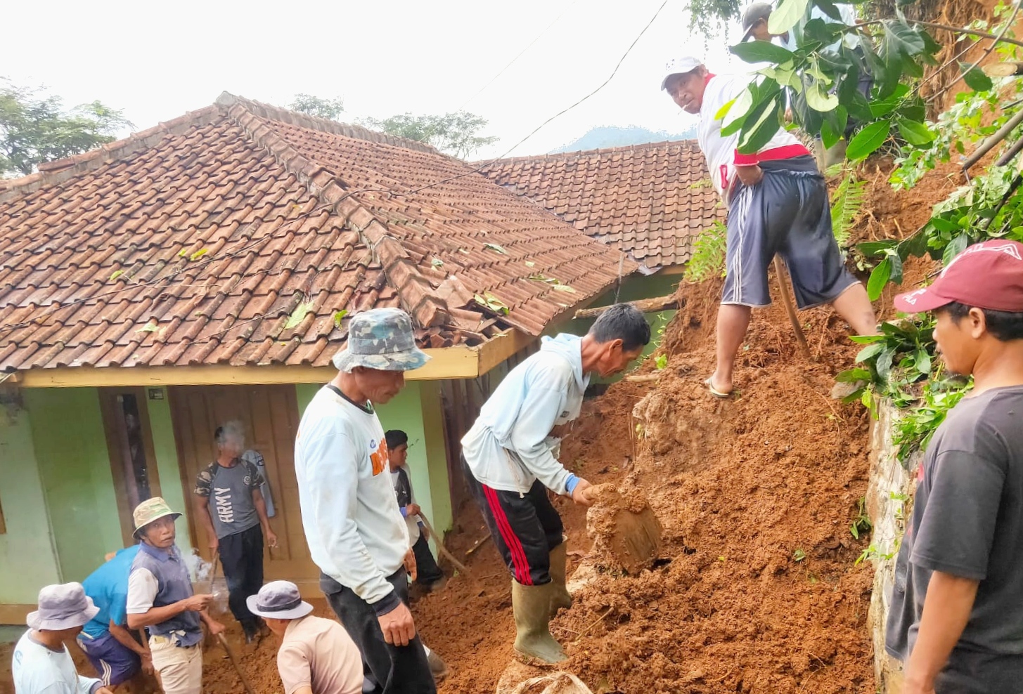 Bencana tanah longsor di Kabupaten Bandung Barat