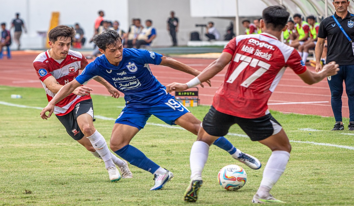 Laga PSIS Semarang melawan Madura United dalam lanjutan LIga 1 