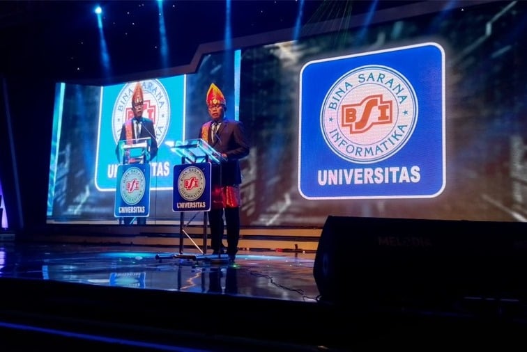 Gelar Wisuda ke-58, Rektor Paparkan Raihan Prestasi Universitas BSI