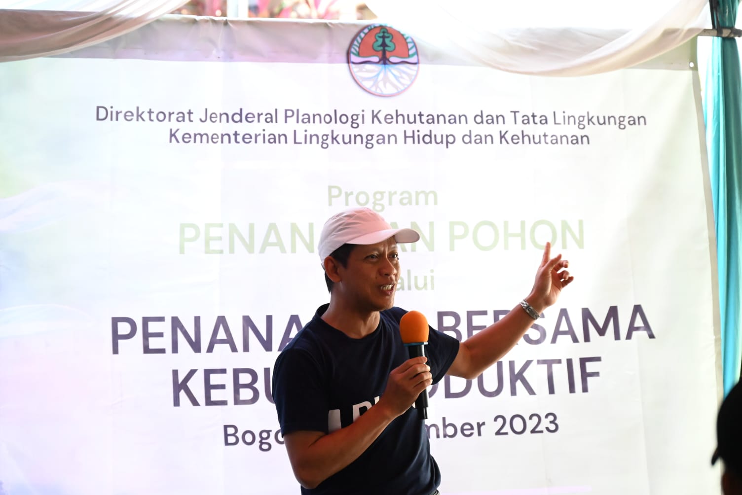 Dirjen Planologi Kehutanan dan Tata Lingkungan (PKTL), Dr Hanif Faisol Nurofiq