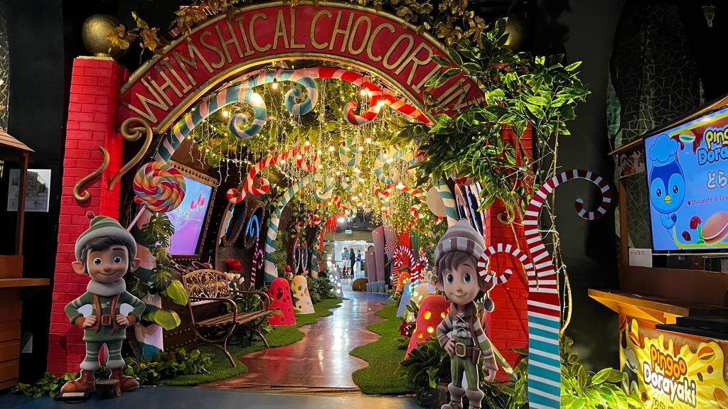 Menyambut Natal 2023 dan Tahun Baru 2024, Jakarta Aquarium & Safari (JAQS) hadir dengan tema penuh keajaiban “Whimsical Chocorium” . 