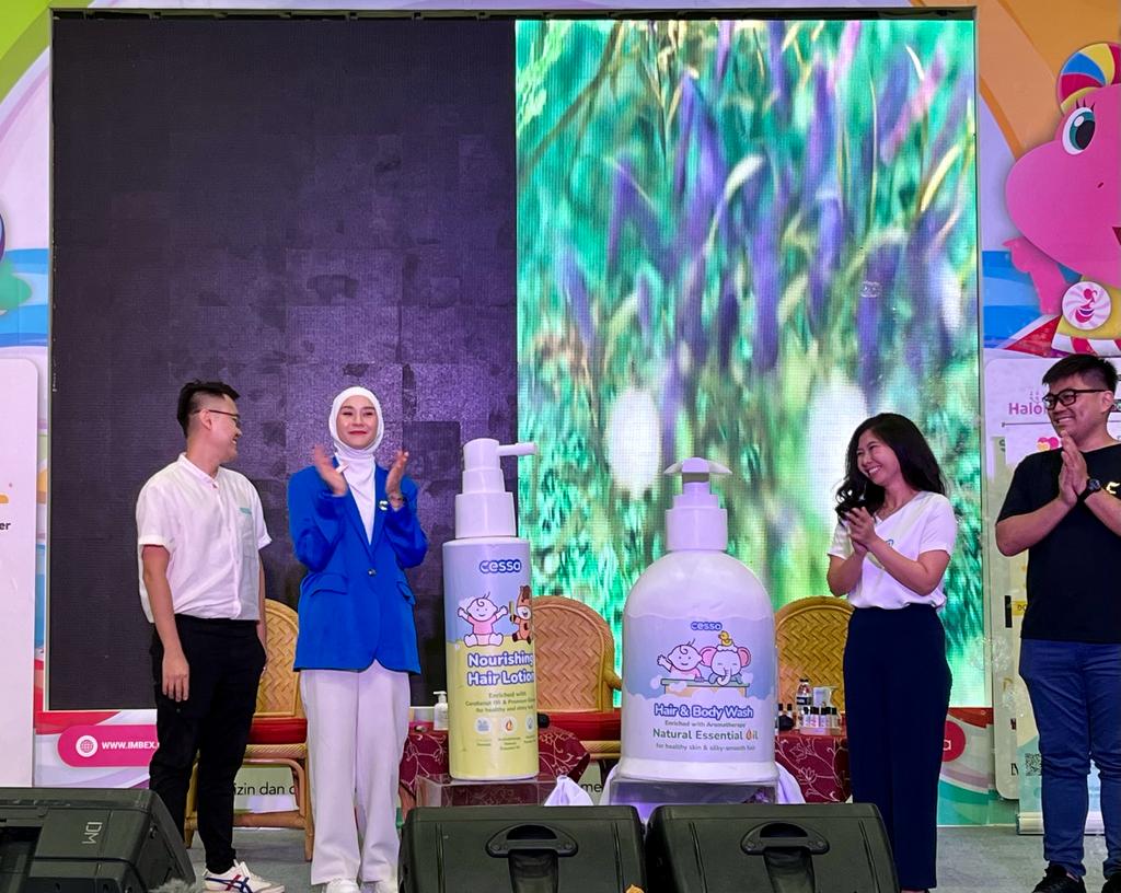 Pada ajang IMEX 2023, Zaskia Adya Mecca, Brand Ambassador Cessa berbagi tips agar anak tak menolak mandi di Jakarta, Sabtu (2/12).