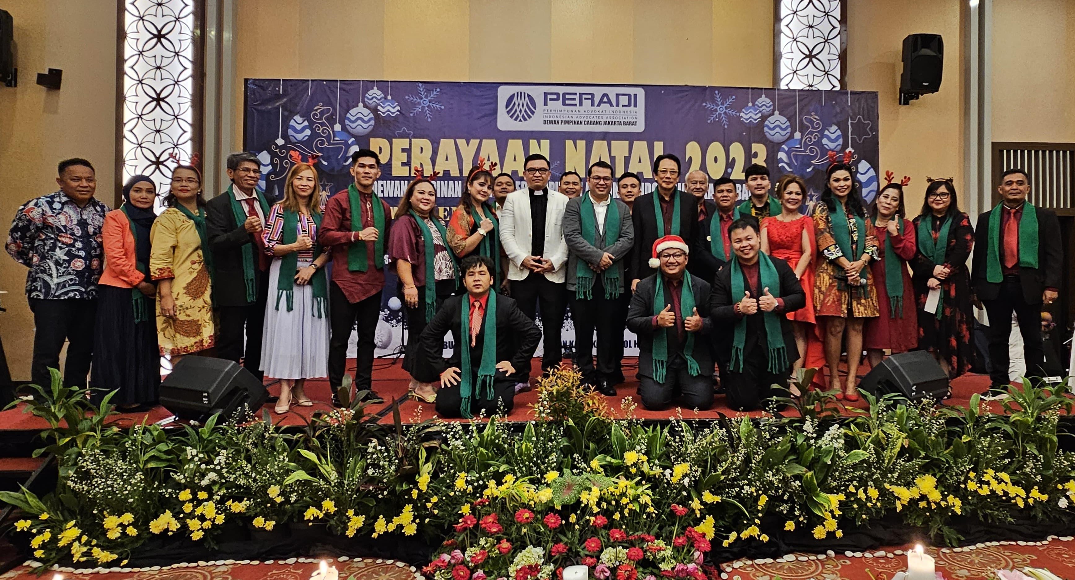 DPC Peradi Jakarta Barat merayakan Natal bersama