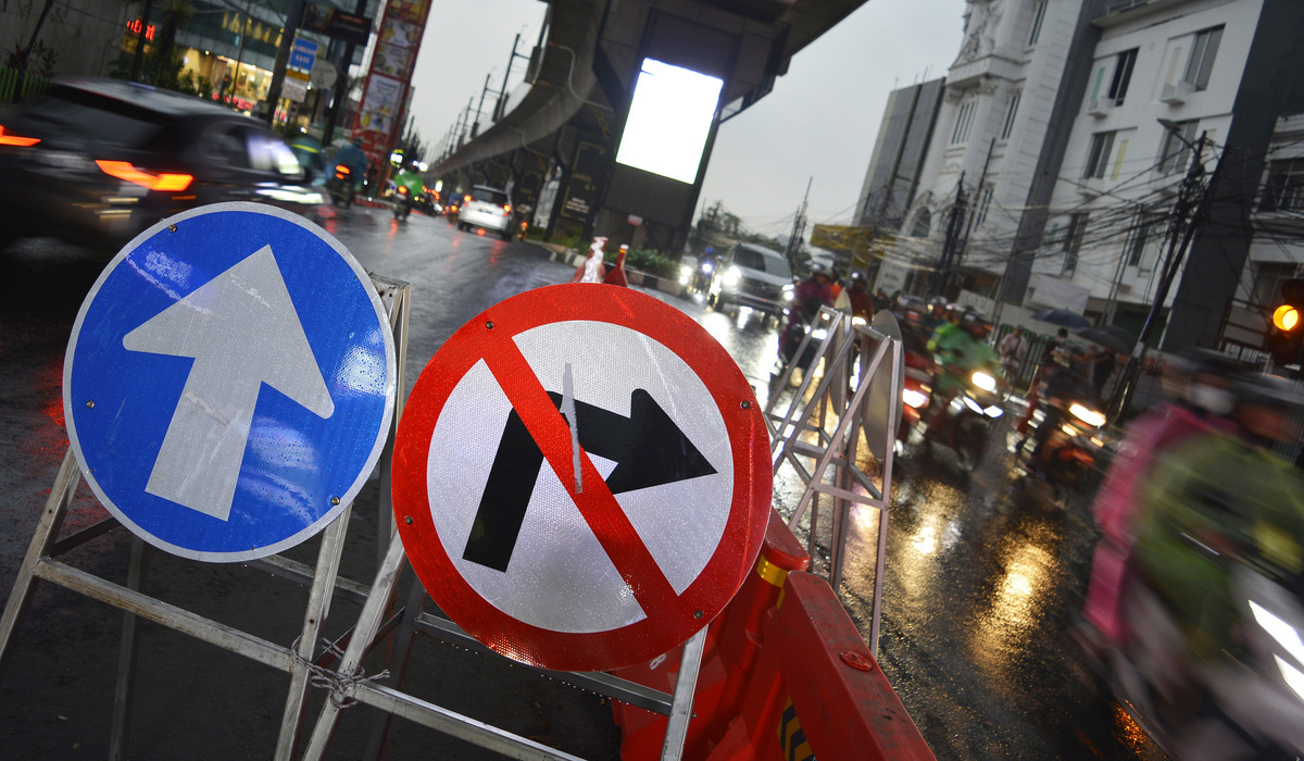 Ilustrasi pengalihan jalan dan rekayasa lalu lintas di kawasan Senayan JCC, Jakarta Selatan, karena ada debat cawapres.