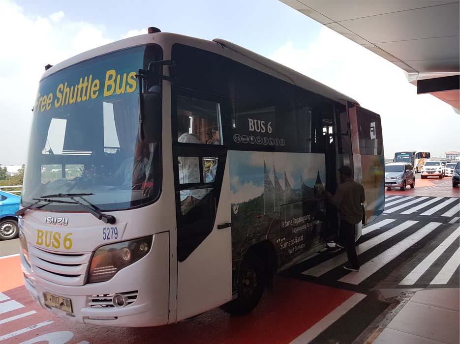 Pria yang membuat kericuhan di bus Shuttle Bandara International Soekarno Hatta ternyata mengalami gangguan kejiwaan.