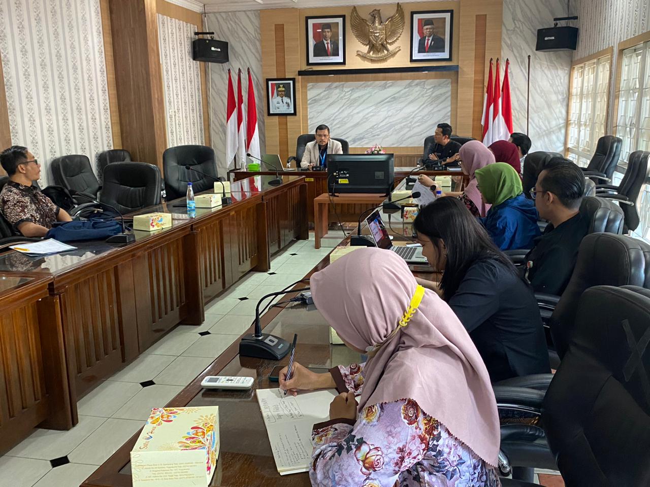  Pertemuan tim monitoring Dirjen IKP Kominfo dengan para pengampu kanal-kanal komunikasi publik Pemprov Jateng