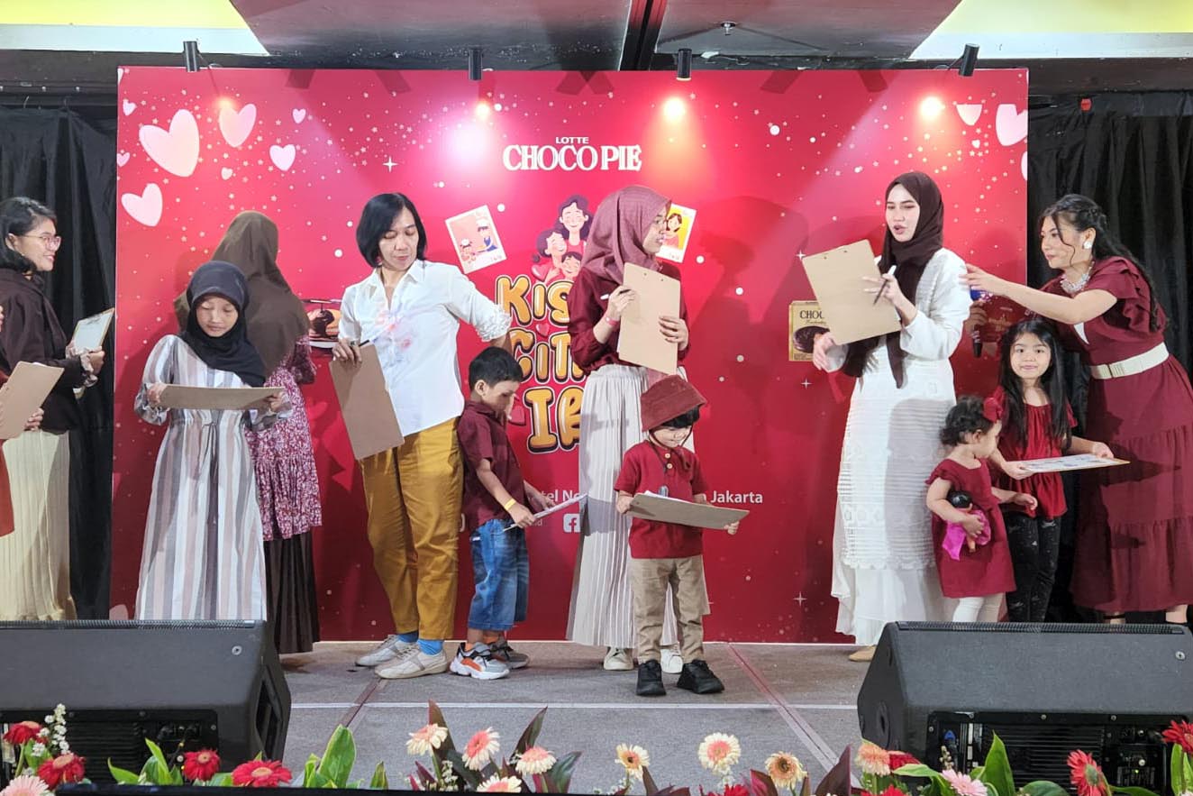 Lotte Choco Pie Indonesia kegiatan bertema Kisah Cinta Ibu di Hotel Novotel Gajah Mada, Jakarta, pada Minggu (17/12).
