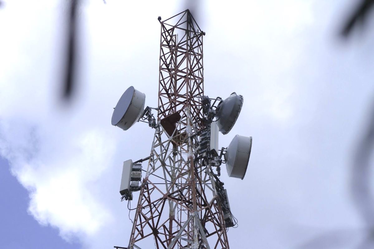 Tower Site Hub Oebobo di Kota Kupang, Nusa Tenggara Timur merupakan tower penopang jaringan Indosat Ooredoo Hutchison