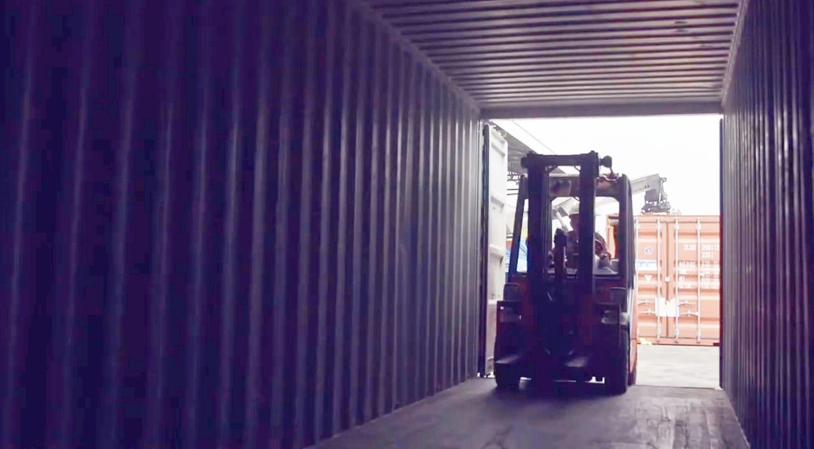 Ilustrasi pelayanan logistik