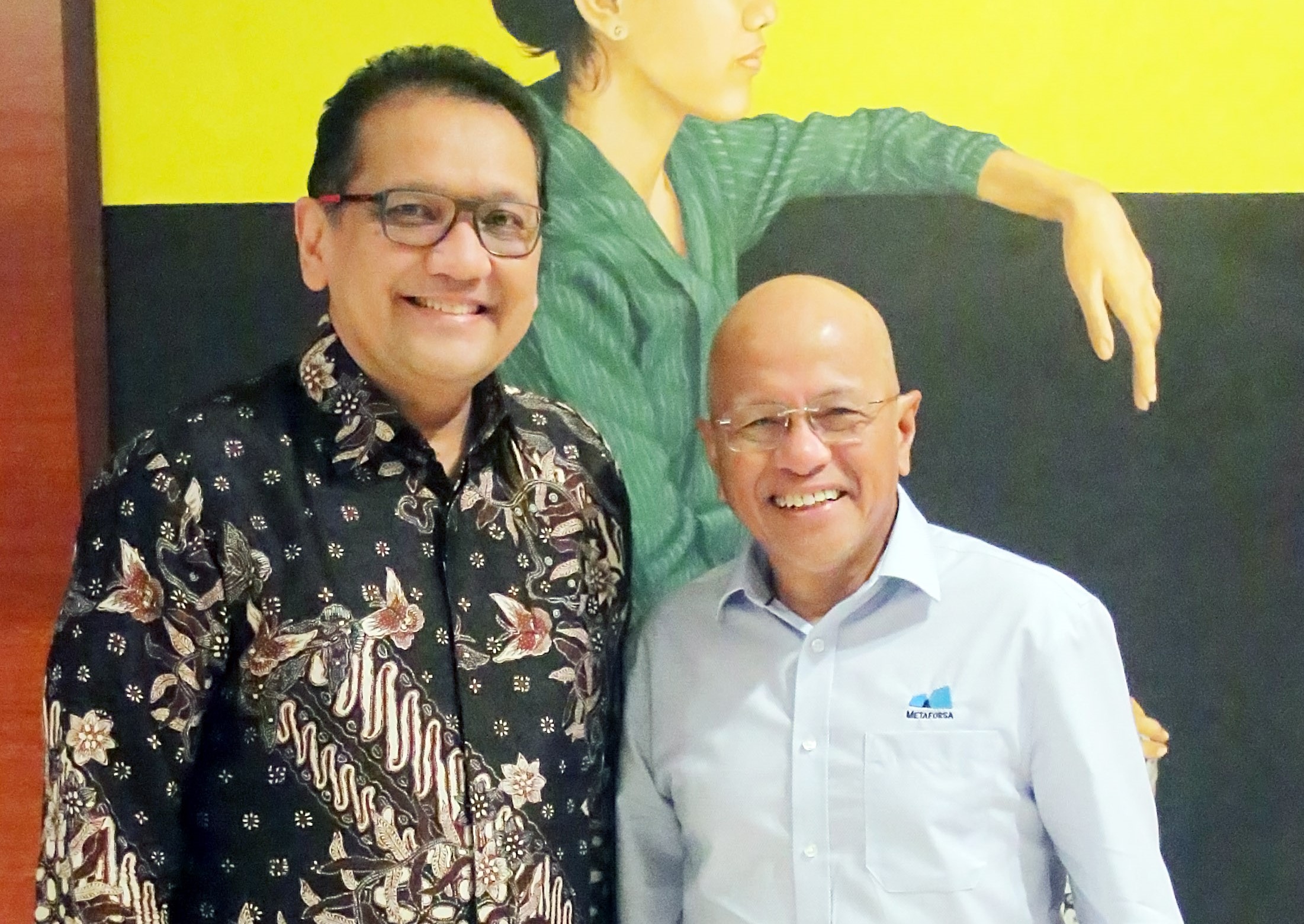  Endy Suryokusomo (kiri) dan Hilmo Panigoro (kanan). 