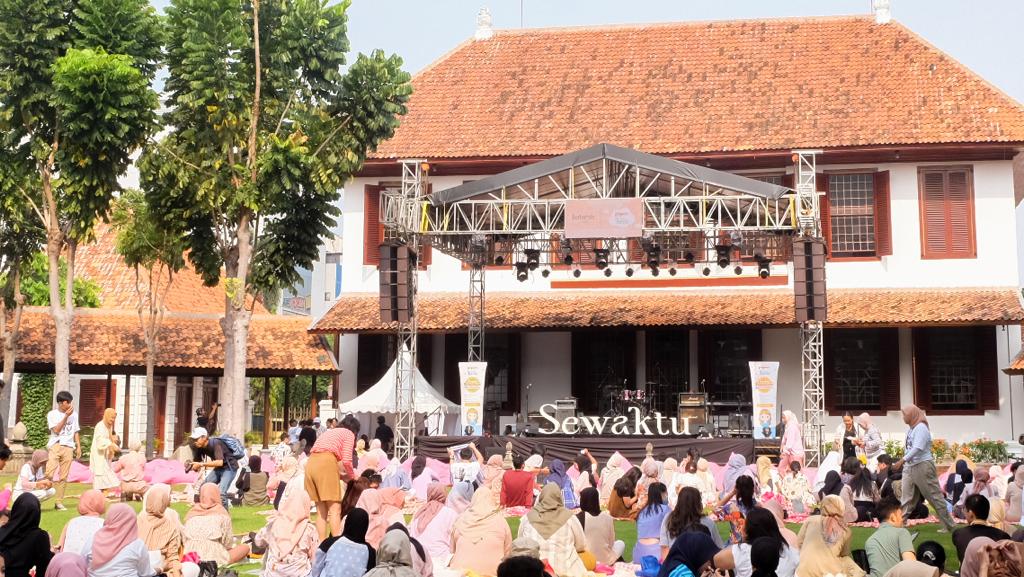 Sewaktu Bermusik bersama Pigeon Teens Vol 06 digelar di Taman Gedung Arsip
