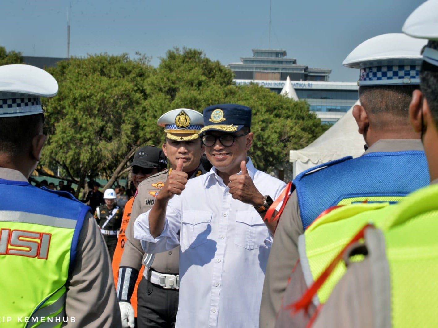 Menhub Soroti Perjalanan Wisata Nataru dan Kelaikan Armada Transportasi