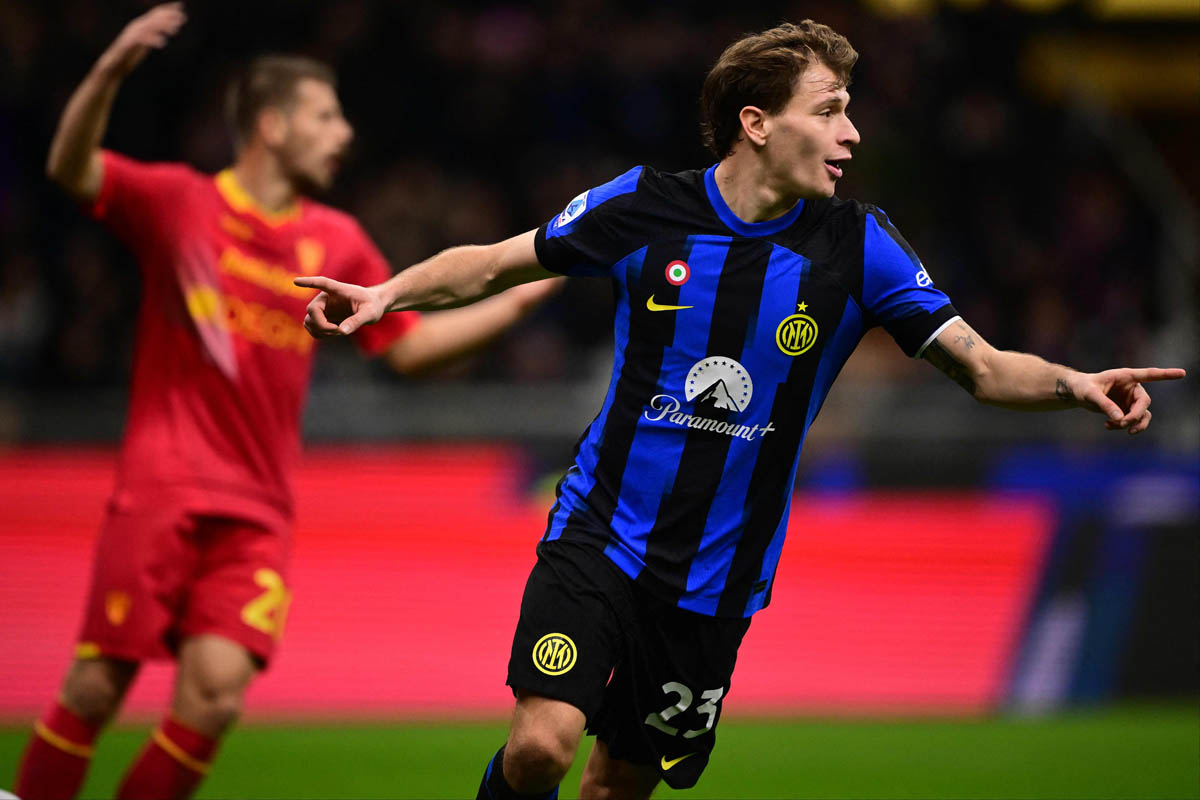 Inter Milan berhasil mempertahankan posisi puncak di klasemen Serie A setelah mengalahkan Lecce 2-0.