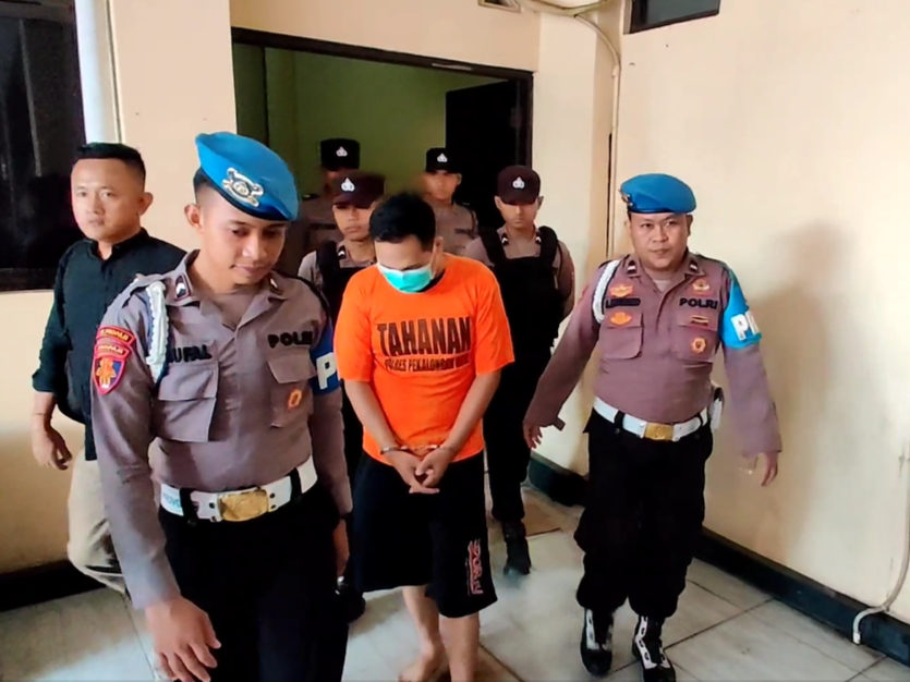 Tersangka pencabulan.