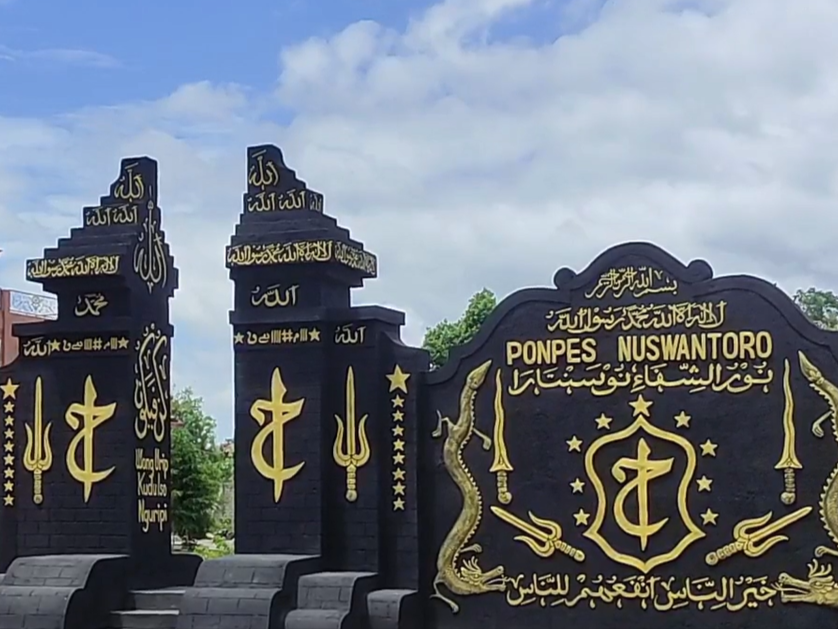 Pondok Nuswantoro.