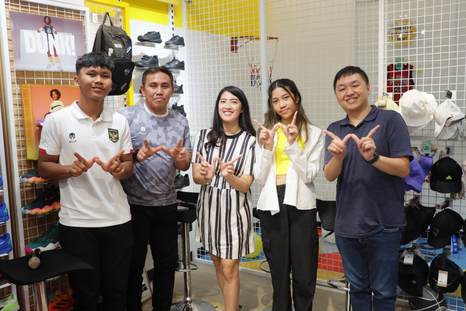 Sambut Liburan Sekolah, Wilio Gandeng Seniman Muda Mendekorasi Gerai Baru 