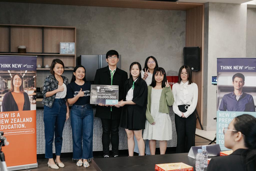 Ide Kelola Limbah Cerdas Bawa Pelajar SMA Juarai Final KIWI Challenge Indonesia