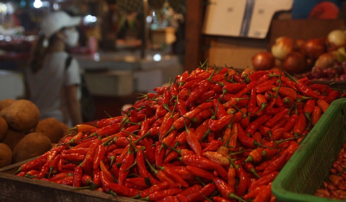 Tumpukan cabai rawit di pasar tradisional. Menjelang Natal dan tahun baru harga cabai rawit di berbagai daerah mengalami lonjakan.