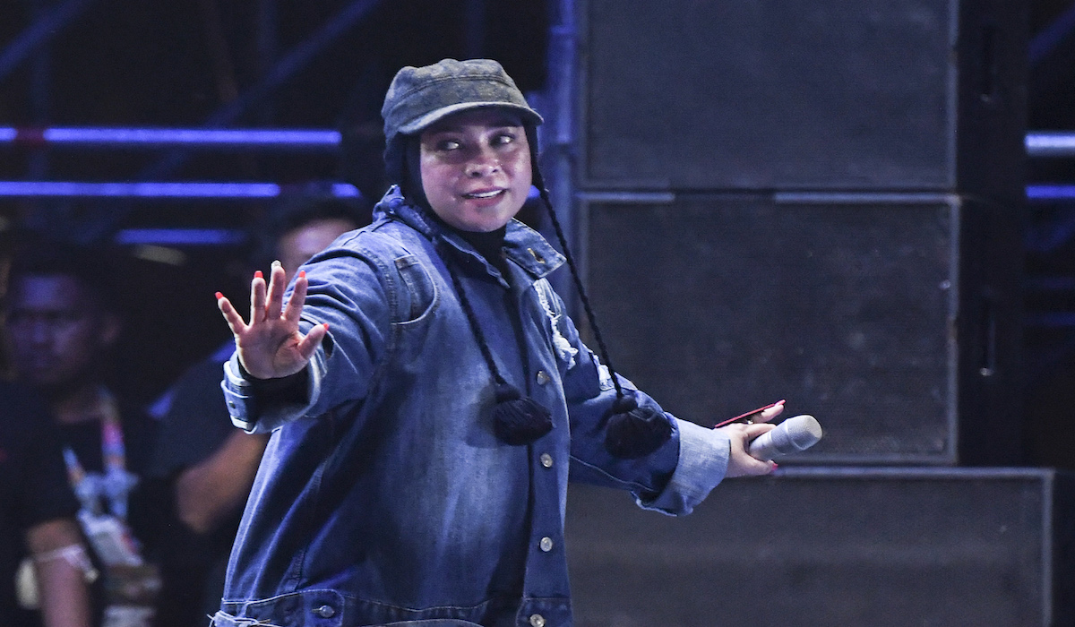 Lirik lagu Bunda Melly Goeslaw beserta Chord Gitarnya