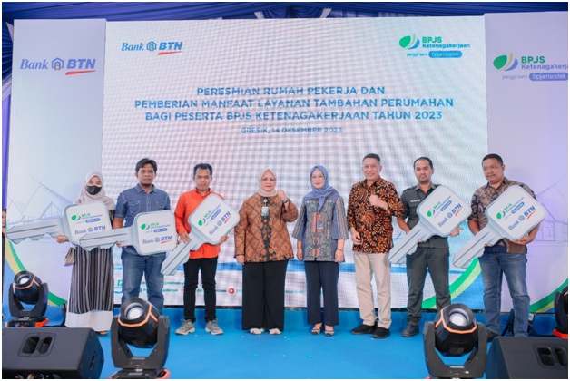 Acara peresmian pembangunan rumah pekerja yang berlokasi di Gresik, Jawa Timur, baru-baru ini.  