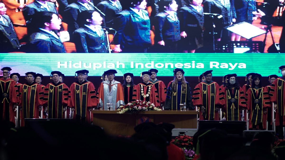 Prosesi wisuda UPH