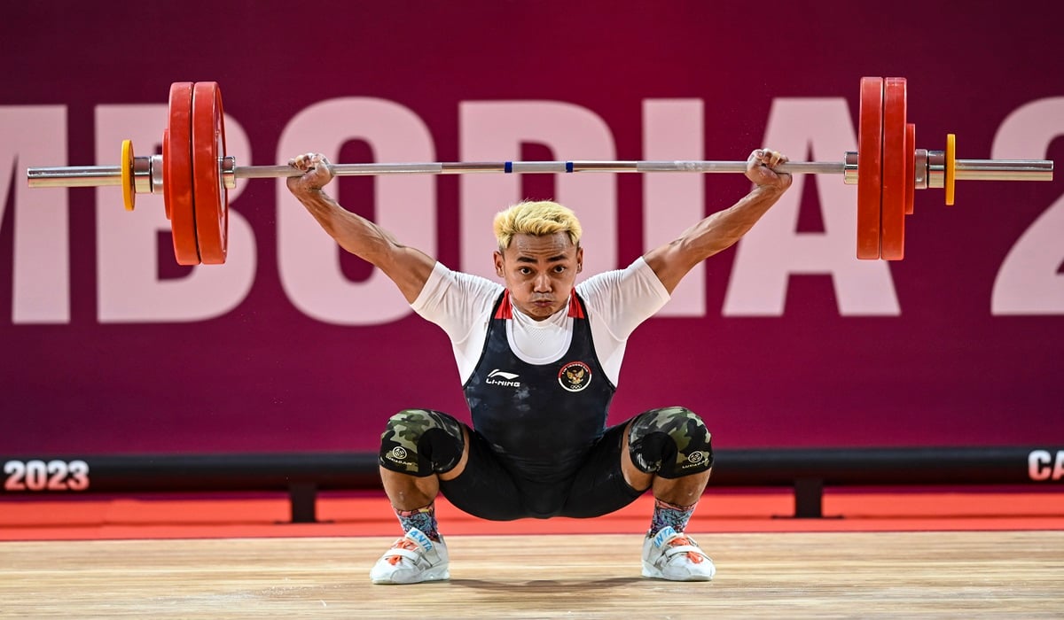 Lifter Indonesia Eko Yuli Irawan saat tampil di SEA Games 2023