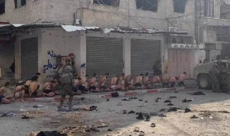 Viral Puluhan Warga Palestina Diarak Tentara Israel, Ditelanjangi dan Diikat Tangannya