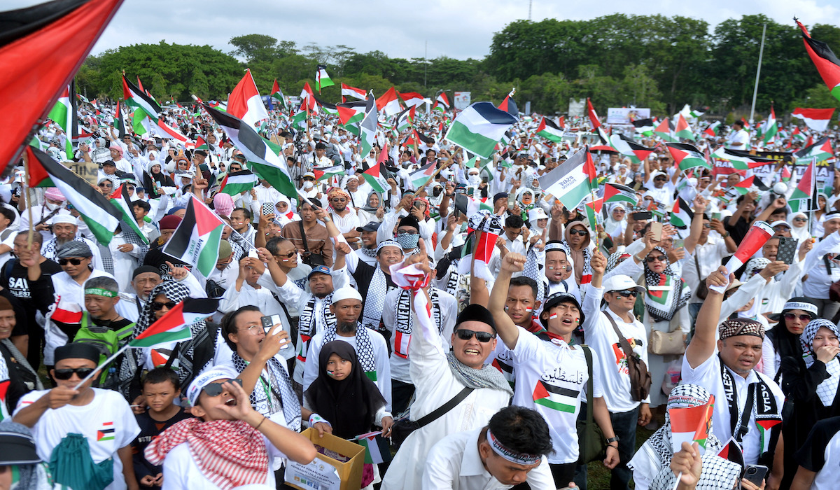Aksi bela Palestina di depan Kedubes AS