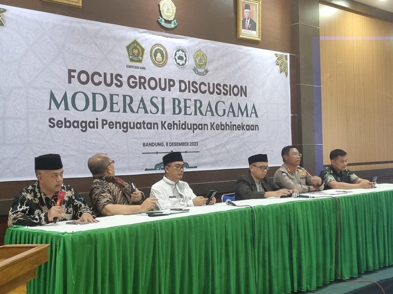 Sejumlah pembicara urun rembug dalam FGD Moderasi Beragama yang digelar Forum Santri Jawa Barat
