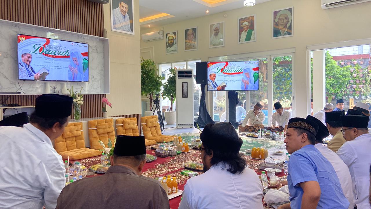 Sekitar 50 kyai dan Gus se-Jatim mengadakan silaturahim bersama Habib Luthfi bin Yahya di Sidoarjo, Jatim, Kamis (28/12/2023).