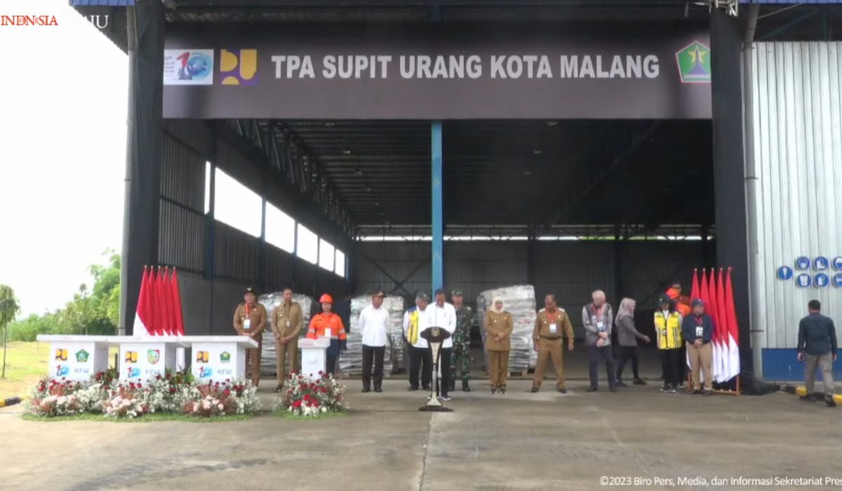 Presiden Joko Widodo saat peresmian TPA Sumpit Urang di Kota Malang, Kamis, (14/12).