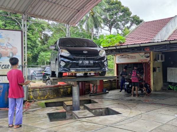 Usaha Car Wash dan Rent Car Ariansyah di Kabupaten Karimun Kepulauan Riau.